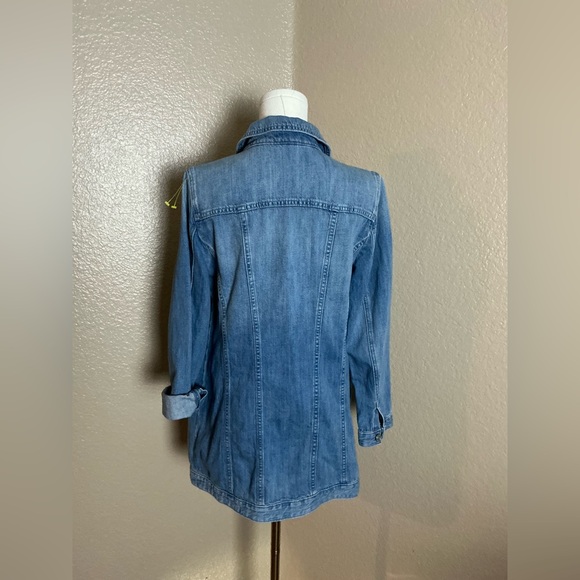 Chico’s Light Wash Denim Jacket – Button Front Stretch Jean Jacket – Size 0 (S) - Picture 5 of 9